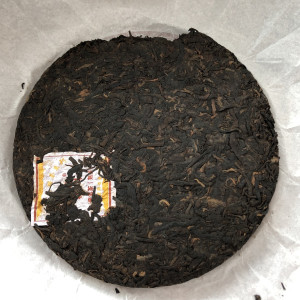 Чай Шу Пуэр Фабрика Джин Дян блин весом 357 г. Photo 2